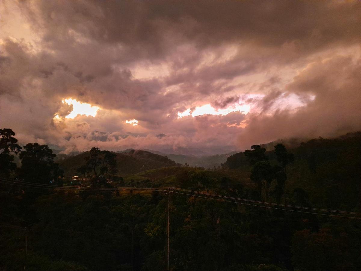 Hotel Olinka Haputale Luaran gambar
