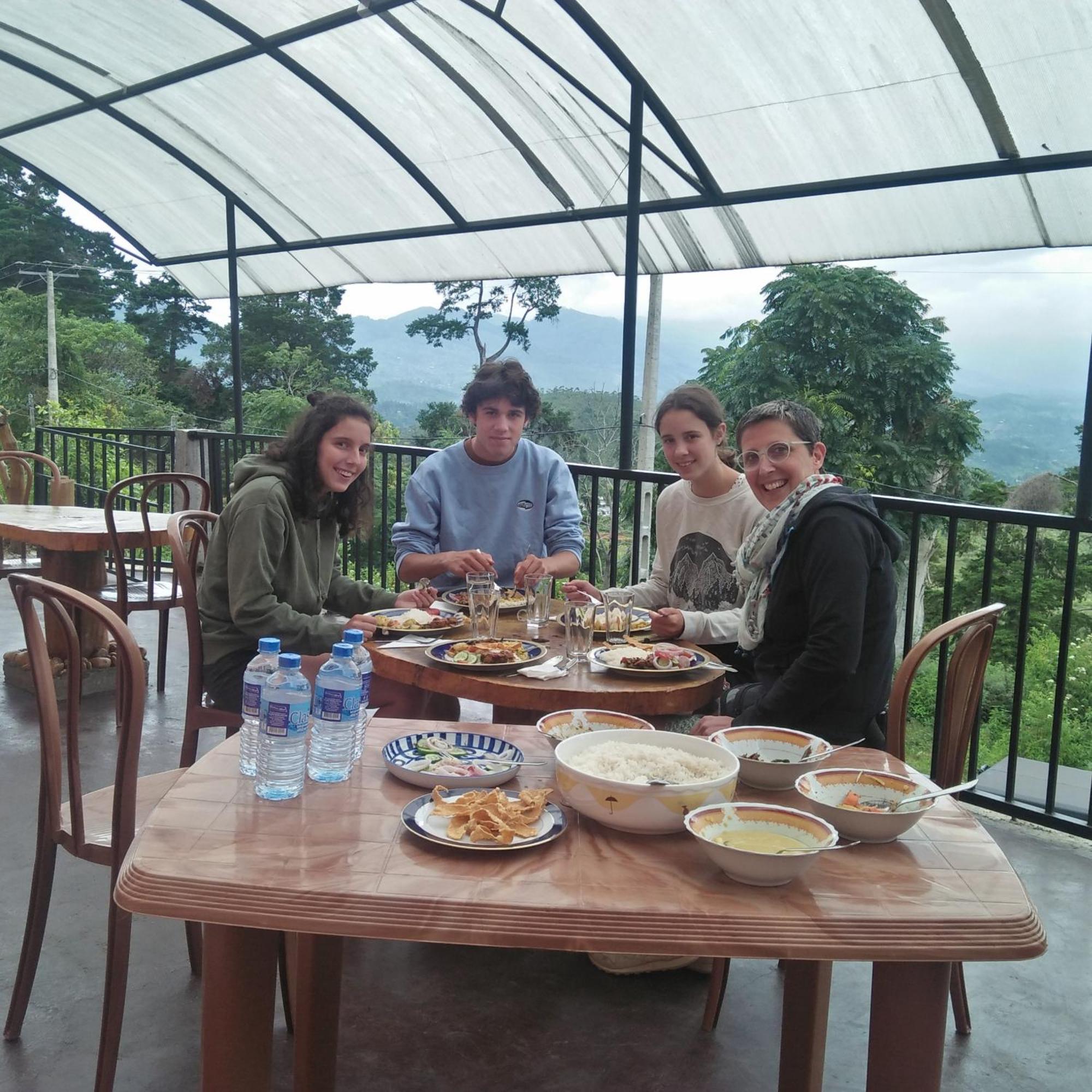 Hotel Olinka Haputale Luaran gambar